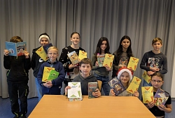 Gruppenbild Klassensieger Vorlesewettbewerb.jpg