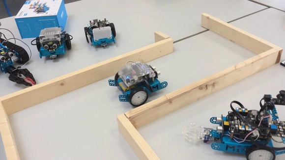 Technik_und_Roboter_I.jpg
